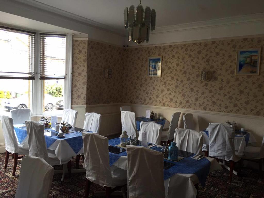 The Pines Guest Accommodation Chippenham  Extérieur photo