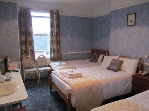 The Pines Guest Accommodation Chippenham  Extérieur photo